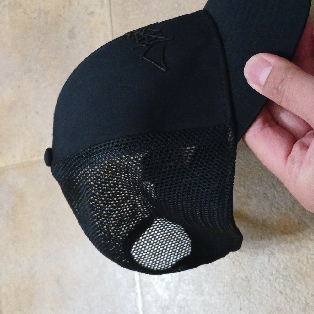 Tesla Cybertruck Icon Trucker Cap Hat - Picture 3 of 8